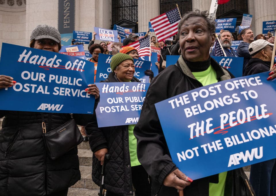 Wells Fargo Is Plotting to Privatize the Post Office