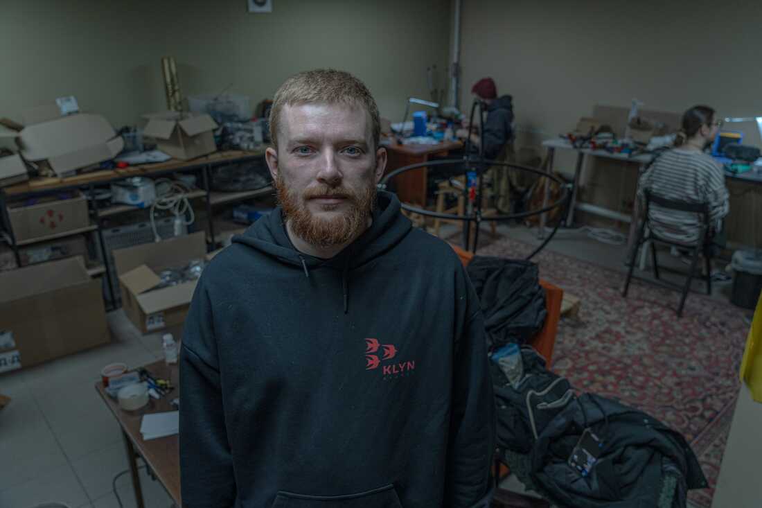 Ukraine’s DIY drone makers are helping fighters on the front lines Ukraine’s DIY drone makers are helping fighters on the front lines